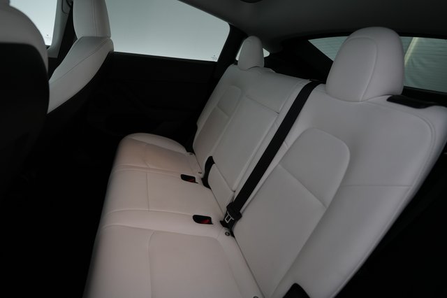2023 Tesla Model Y — photo 19 of 28