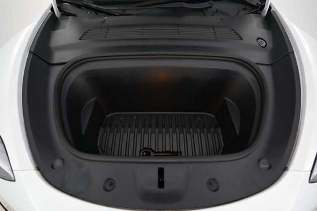 2023 Tesla Model Y — photo 23 of 28