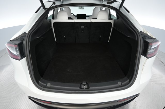 2023 Tesla Model Y — photo 6 of 28