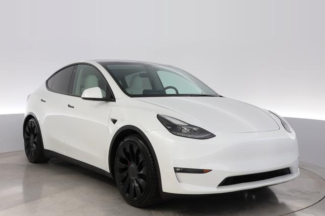 2023 Tesla Model Y — photo 10 of 28