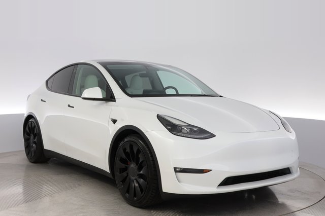 2023 Tesla Model Y — photo 10 of 28