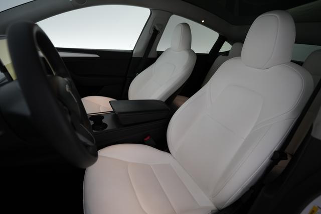 2023 Tesla Model Y — photo 3 of 28