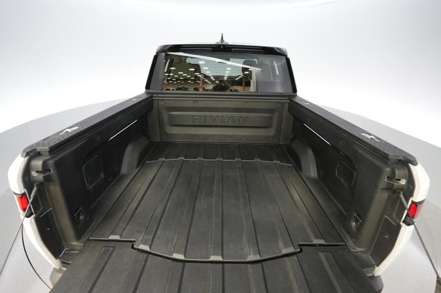 2022 Rivian R1T — photo 6 of 22