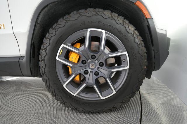 2022 Rivian R1T — photo 17 of 22