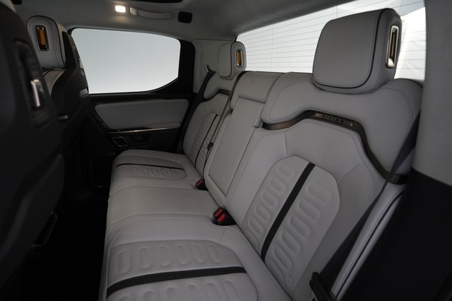 2022 Rivian R1T — photo 19 of 22