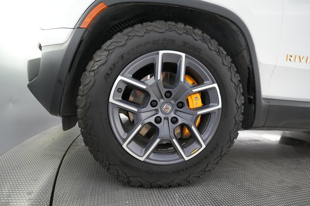 2022 Rivian R1T — photo 7 of 22