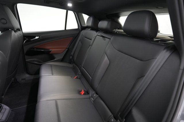 2021 Volkswagen ID.4 — photo 19 of 22