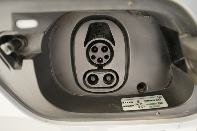 2021 Volkswagen ID.4 — photo 8 of 22
