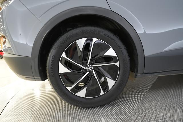 2021 Volkswagen ID.4 — photo 7 of 22