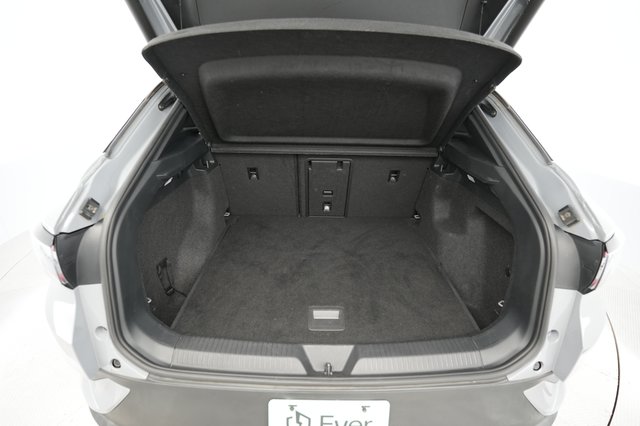 2021 Volkswagen ID.4 — photo 6 of 22