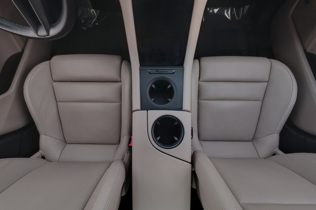 2023 Porsche Taycan — photo 22 of 28