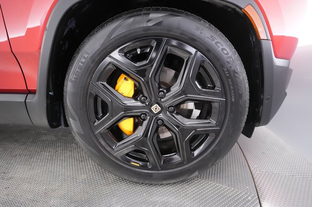 2022 Rivian R1T — photo 15 of 26
