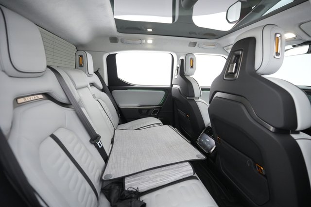 2022 Rivian R1T — photo 20 of 26