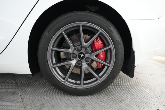 2023 Tesla Model 3 — photo 7 of 24