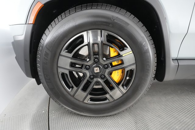 2022 Rivian R1T — photo 14 of 31