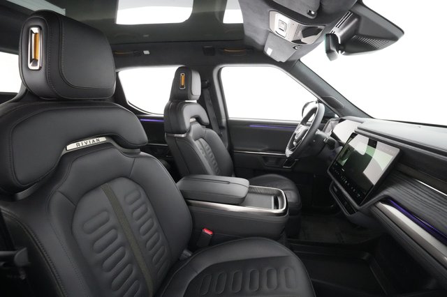 2022 Rivian R1T — photo 21 of 31