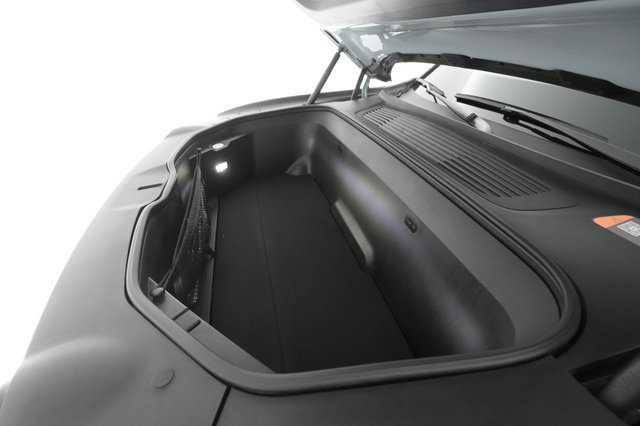 2022 Rivian R1T — photo 24 of 31