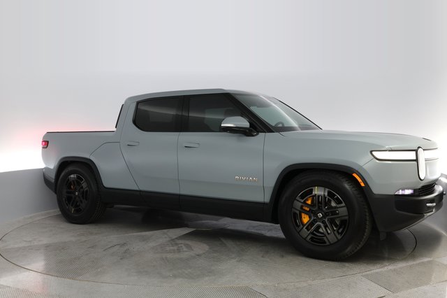 2022 Rivian R1T — photo 9 of 31