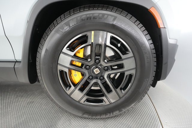 2022 Rivian R1T — photo 16 of 31