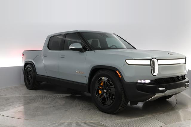 2022 Rivian R1T — photo 8 of 31