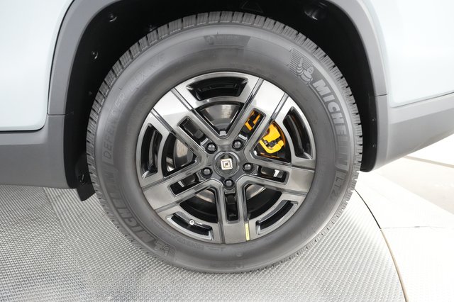 2022 Rivian R1T — photo 15 of 31