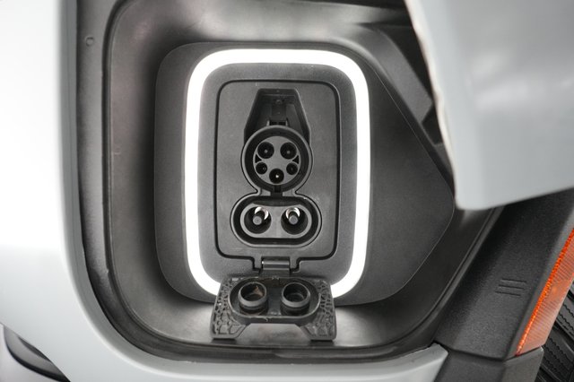 2022 Rivian R1T — photo 26 of 31