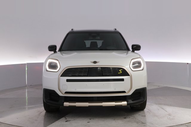 2025 MINI Countryman — photo 9 of 26