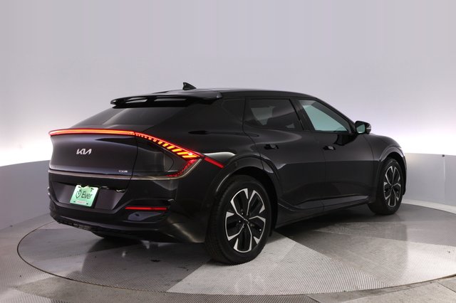 2024 Kia EV6 — photo 2 of 28