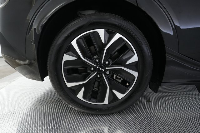 2024 Kia EV6 — photo 17 of 28