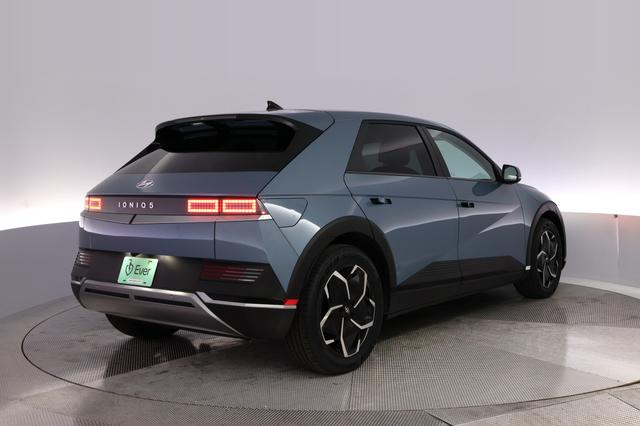 2024 Hyundai IONIQ 5 — photo 2 of 24