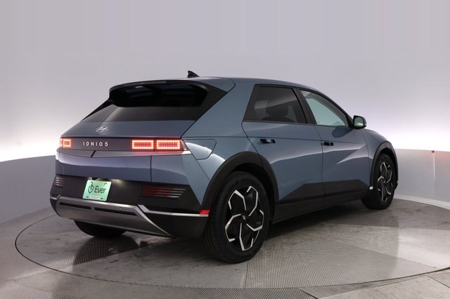 2024 Hyundai IONIQ 5 — photo 2 of 24