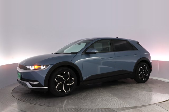 2024 Hyundai IONIQ 5 — photo 14 of 24