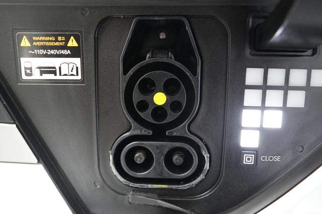 2024 Hyundai IONIQ 5 — photo 8 of 25