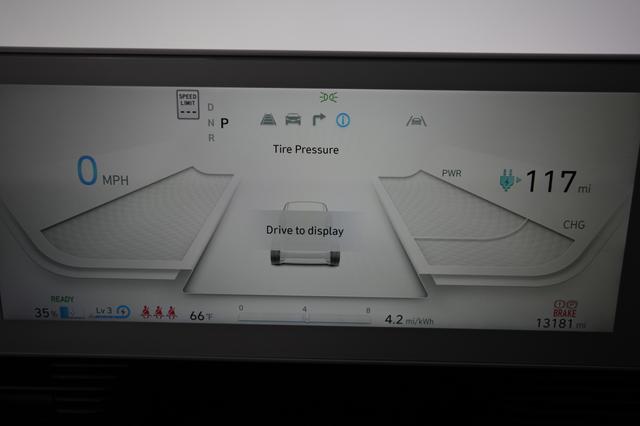 2024 Hyundai IONIQ 5 — photo 5 of 25