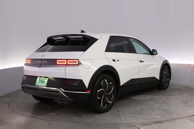 2024 Hyundai IONIQ 5 — photo 2 of 25