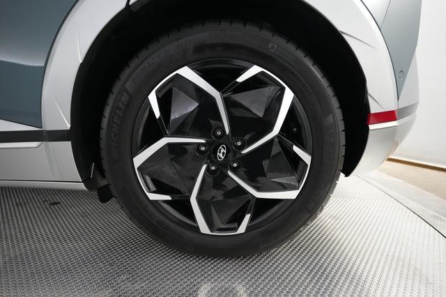 2024 Hyundai IONIQ 5 — photo 7 of 25