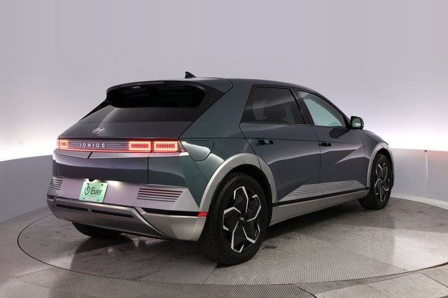 2024 Hyundai IONIQ 5 — photo 2 of 25