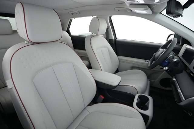 2024 Hyundai IONIQ 5 — photo 18 of 25