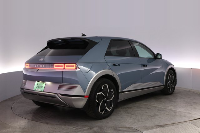 2024 Hyundai IONIQ 5 — photo 2 of 29