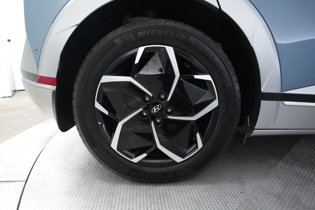 2024 Hyundai IONIQ 5 — photo 17 of 29