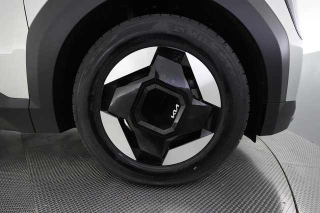 2024 Kia EV9 — photo 16 of 26
