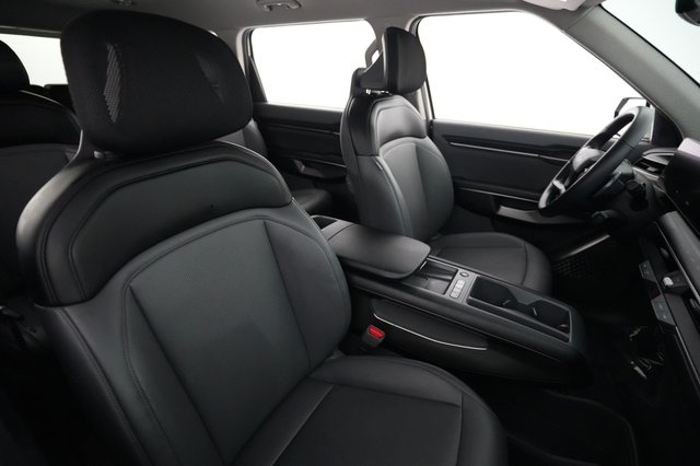 2024 Kia EV9 — photo 18 of 26