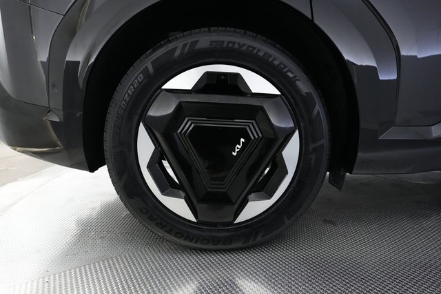 2024 Kia EV9 — photo 17 of 29