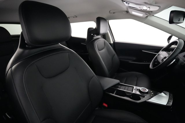 2024 Kia EV6 — photo 18 of 24