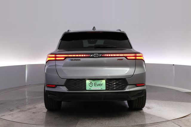 2024 Chevrolet Equinox EV — photo 12 of 22