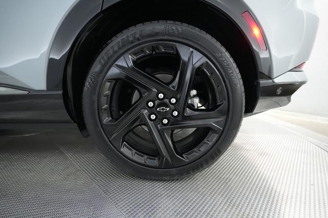 2024 Chevrolet Equinox EV — photo 7 of 22