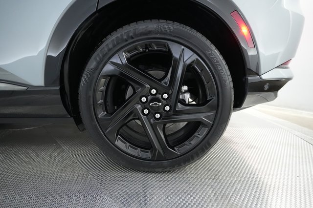 2024 Chevrolet Equinox EV — photo 7 of 22