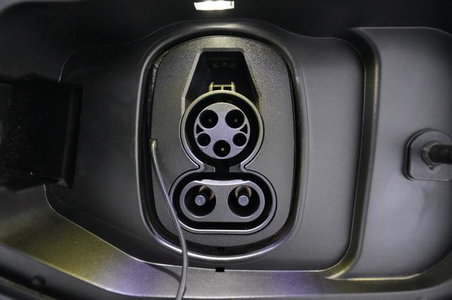2024 Chevrolet Equinox EV — photo 8 of 22