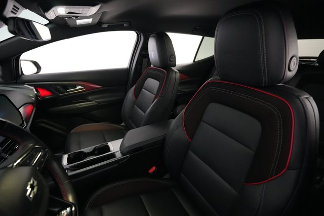 2024 Chevrolet Equinox EV — photo 3 of 22
