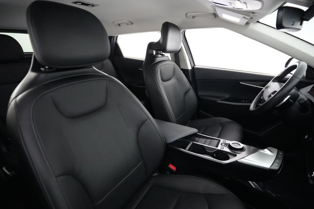 2024 Kia EV6 — photo 18 of 28